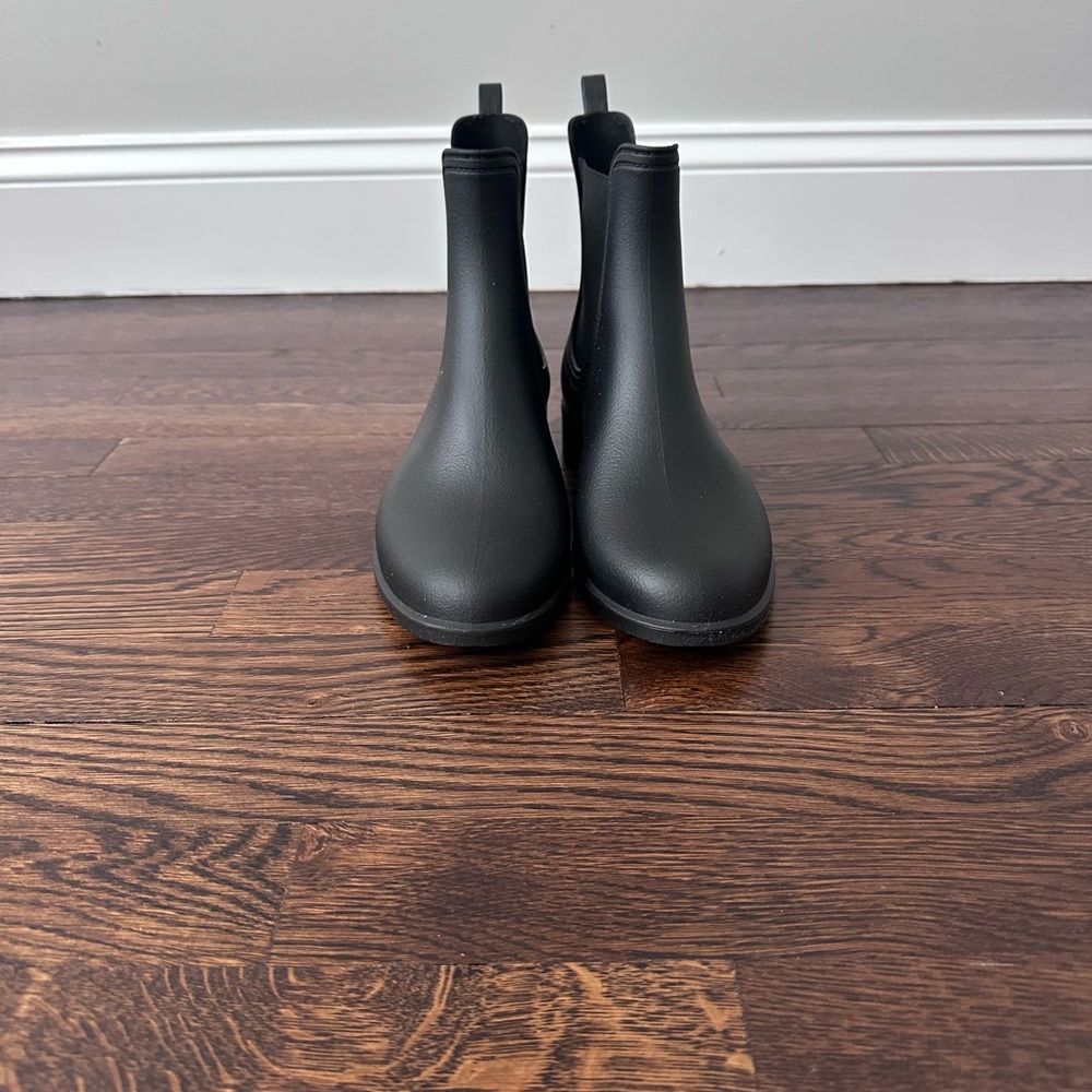 Aldo rain boots size 9